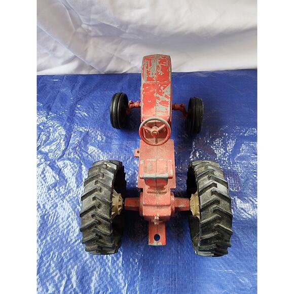 Vintage ERTL International Toy Tractor "Made in USA" Harvester Diecast 8" 1/16 - Picture 3 of 5